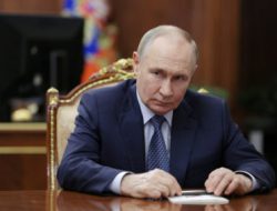 Meski Babak Belur Disanksi Trump, Putin Tegas Tak Mau Berlutut ke AS